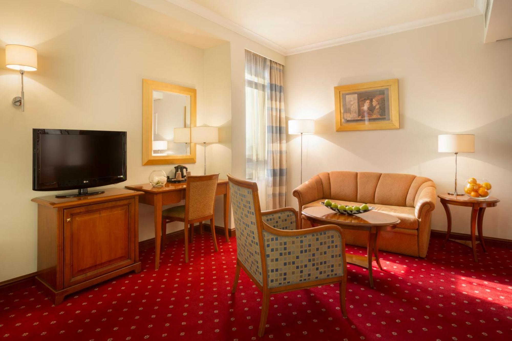 Best Western Premier Hotel Astoria Zagreb Room photo