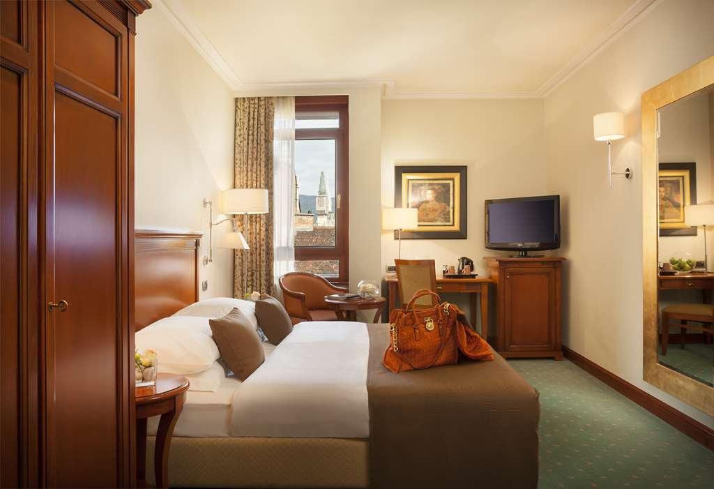Best Western Premier Hotel Astoria Zagreb Room photo
